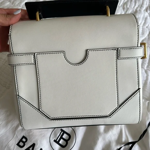 Balmain, white leather off shoulder or Crossbody bag. - Picture 10 of 16